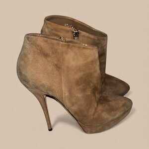 Gucci Tan Suede Ankle Boots